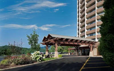 Photo 2 - The Park Vista - a DoubleTree by Hilton Hotel - Gatlinburg