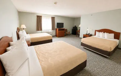Photo 3 - Travelodge by Wyndham Rapid City/Black Hills