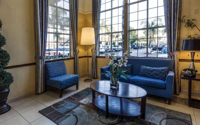 Photo 5 - Ramada by Wyndham Costa Mesa/Newport Beach