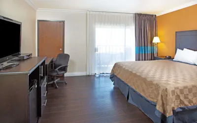Photo 4 - Travelodge by Wyndham Ocean Front