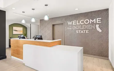 Photo 5 - Hampton Inn Morgan Hill