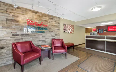 Photo 4 - Red Roof Inn Buffalo - Niagara Airport