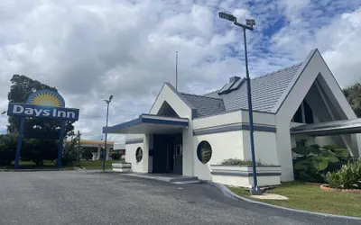 Photo 2 - Days Inn by Wyndham Ocala North
