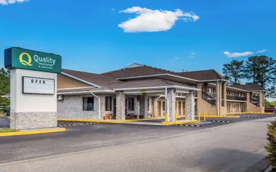 Photo 2 - Quality Inn & Suites Suffolk West