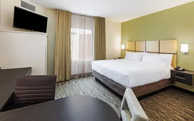 Photo 3 - Candlewood Suites Lenexa - Overland Park Area by IHG