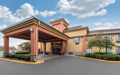 Photo 2 - Quality Inn & Suites Brownsburg - Indianapolis West