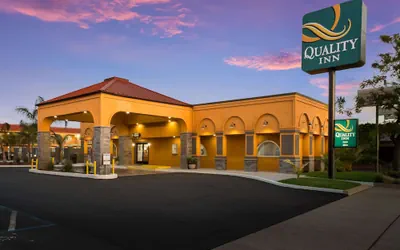 Photo 2 - Quality Inn Redding near I-5