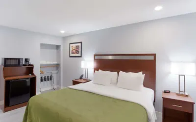 Photo 5 - Quality Inn Redding near I-5