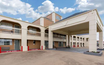 Photo 2 - Quality Inn Clute Freeport