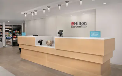 Photo 5 - Hilton Garden Inn Marina Del Rey