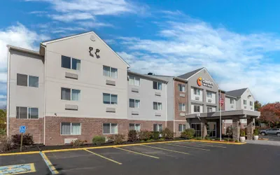 Photo 2 - Comfort Inn & Suites Zanesville City Center