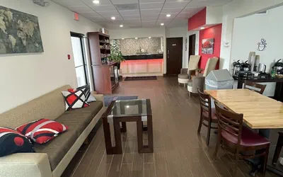 Photo 4 - Ramada by Wyndham Effingham