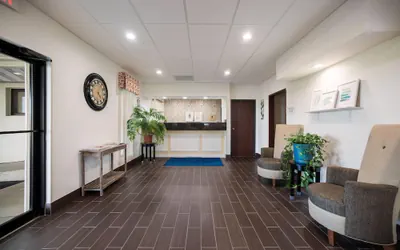 Photo 3 - Ramada by Wyndham Effingham