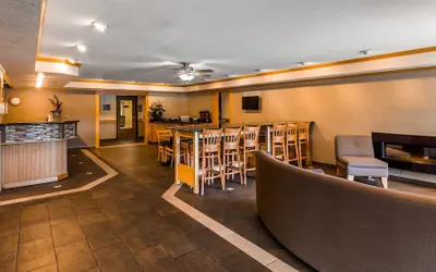 Photo 4 - Best Western Plus Landmark Inn