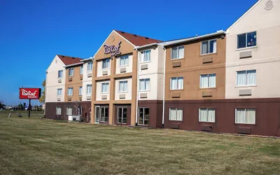 Photo 2 - Red Roof Inn & Suites Danville, IL