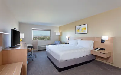 Photo 4 - Holiday Inn Los Angeles - LAX Airport by IHG