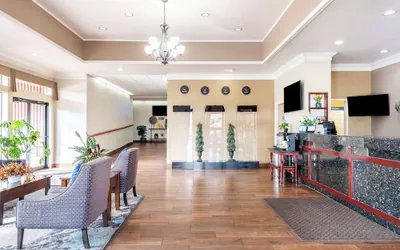Photo 3 - Best Western Cascadia Inn