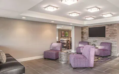 Photo 3 - La Quinta Inn & Suites by Wyndham Columbia / Fort Meade