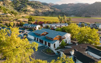 Photo 2 - Calistoga Motor Lodge and Spa