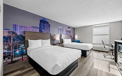Photo 2 - Clarion Pointe