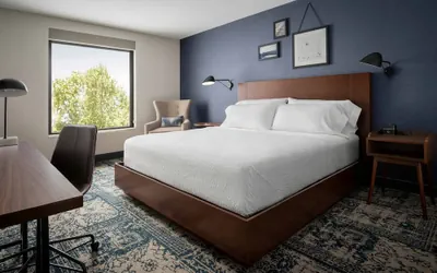 Photo 5 - Four Points by Sheraton Anchorage Downtown