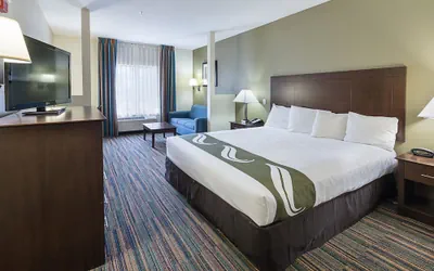Photo 2 - Quality Suites Temple I-35