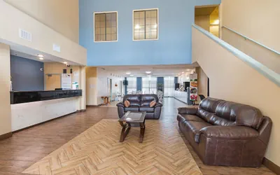 Photo 5 - Quality Suites Temple I-35