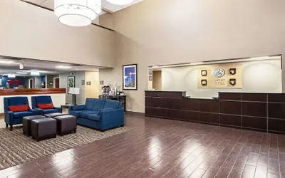 Photo 4 - Comfort Suites Knoxville Airport