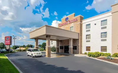 Photo 2 - Comfort Suites Knoxville Airport
