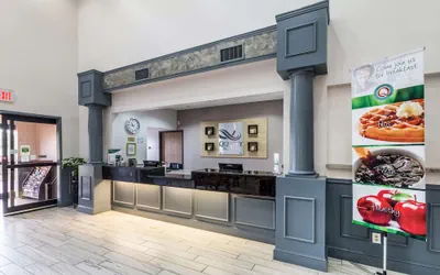 Photo 5 - Quality Suites Burleson - Ft. Worth