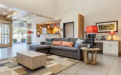 Photo 5 - Country Inn & Suites by Radisson, Lumberton, NC
