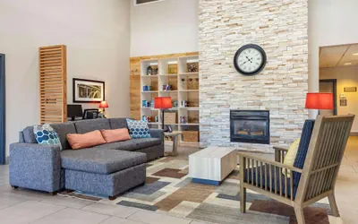 Photo 4 - Country Inn & Suites by Radisson, Lumberton, NC