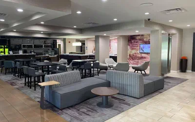 Photo 3 - Courtyard by Marriott Newport News Yorktown