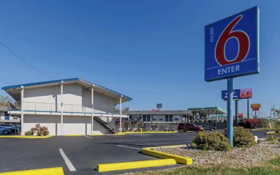 Photo 2 - Motel 6 Elizabethtown, KY