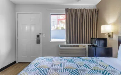 Photo 4 - Motel 6 Elizabethtown, KY