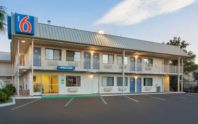 Photo 2 - Motel 6 Woodland, CA – Sacramento Airport