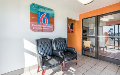 Photo 3 - Motel 6 Lumberton, NC