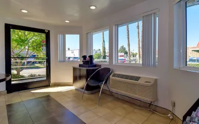 Photo 4 - Motel 6 Riverside, CA - South