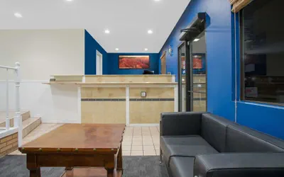 Photo 3 - Howard Johnson Hotel & Suites by Wyndham St. George
