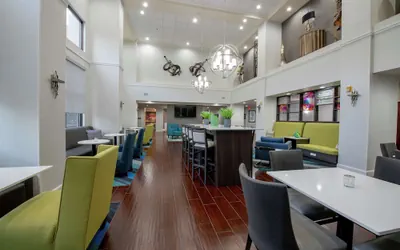 Photo 4 - Hampton Inn & Suites Lafayette