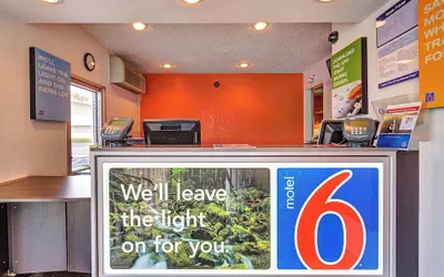 Photo 2 - Motel 6 – Santa Rosa, CA - South