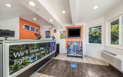 Photo 4 - Motel 6 Rohnert Park, CA