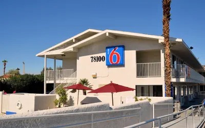 Photo 2 - Motel 6 Palm Desert, CA - Palm Springs Area