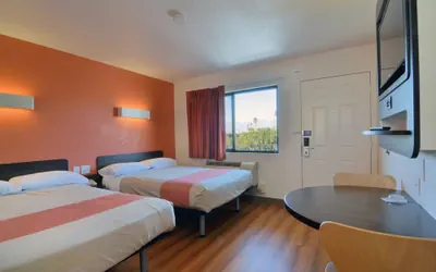 Photo 5 - Motel 6 Palm Desert, CA - Palm Springs Area