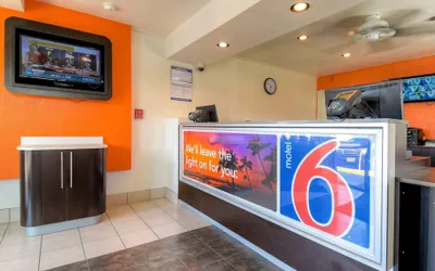 Photo 3 - Motel 6 El Cajon, CA - San Diego
