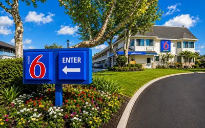 Photo 2 - Motel 6 El Cajon, CA - San Diego