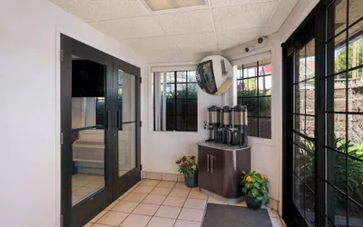 Photo 4 - Econo Lodge Vallejo Fairgrounds