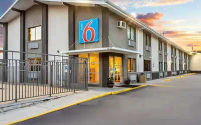 Photo 2 - Motel 6 Ogden, UT- Downtown
