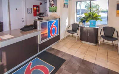 Photo 3 - Motel 6 Ft. Pierce, FL, Fort Pierce