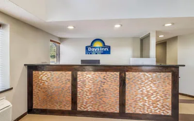 Photo 3 - Days Inn by Wyndham Geneva/Finger Lakes